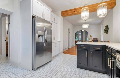St. Charles Historic District House | BEAUTIFUL Historic 3 Bedroom Upscale Guesthouse!