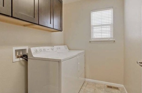 Longmont House | Beautiful Home Central location in Front Range with views of Longs Peak