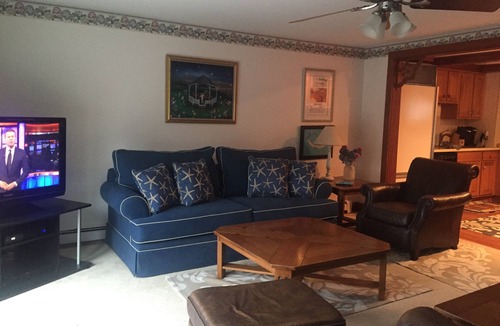 Chatham House | Beautiful Home In Chatham, MA. Private Pool. 2 Min Walk to Town, 8 to Beach! A/C