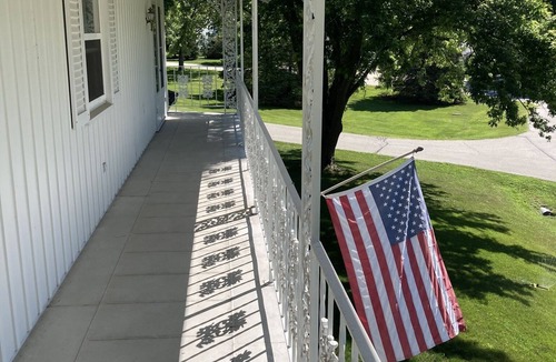 Mequon House | Beautiful home located 15 minutes form downtown Milwaukee .