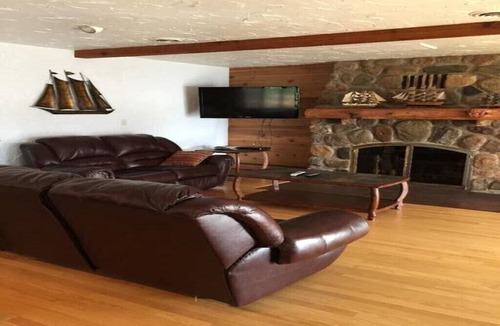 Lake Tomahawk House | Beautiful Home on Lake Tomahawk. Weekly rental.