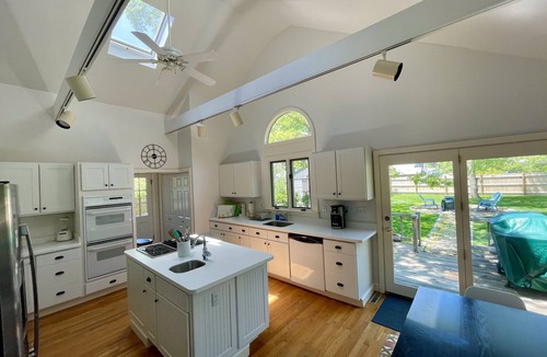 Dennis Port House | Beautiful Home with Central A/C. Walk to the Beach, Large Yard