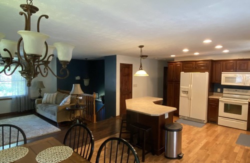 Roderfield House | Beautiful house walking distance to wilmore dam! Surrounded by tons of trails!