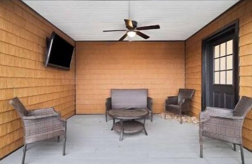 Edgewater Hill House | Beautiful in Battery Park