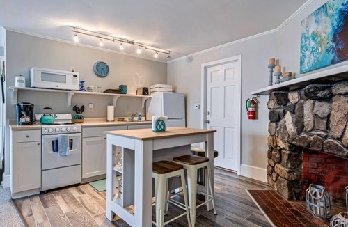 Ogunquit House | Beautiful Inn, Lighthouse Landing. Sleeps 18-20