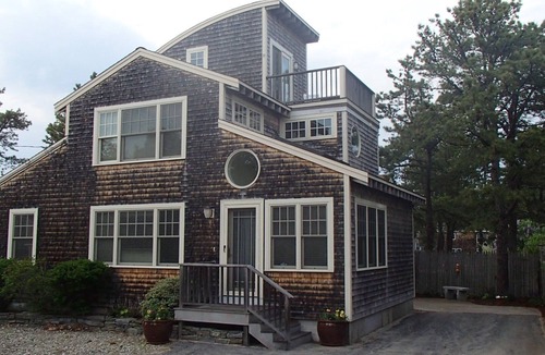 Ocean Park House | Beautiful Kinney Shores Beach House ~ steps to pristine 7 mile sandy beach!