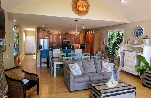 Grand Haven House | BEAUTIFUL LAKE HOUSE WHERE FAMILY MEMORIES ARE MADEnNO LONGER AVAILABLE