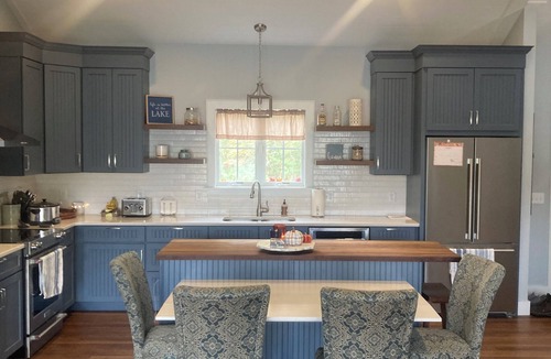 South Sanford Cottage | Beautiful lakeside cottage near wonderful beaches in Southern Maine.