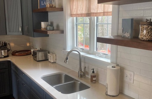 South Sanford Cottage | Beautiful lakeside cottage near wonderful beaches in Southern Maine.