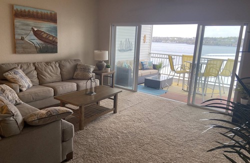 Rocky Mount Condo | Beautiful Lakeside Oasis