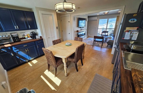 Salisbury Beach Apartment | Beautiful, luxurious 2br apartment 300' from the ocean. Set up with the works
