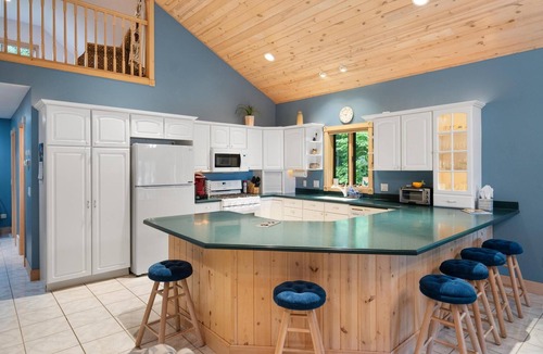 Petoskey House | Beautiful Pickerel Lake Home! Friday to Friday in the summer!