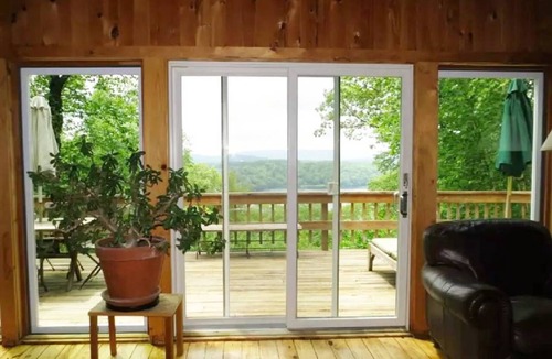 Monterey Ski Chalet | Beautiful, Private Berkshires Retreat w Magic View! 5min to Lake Garfield Beach