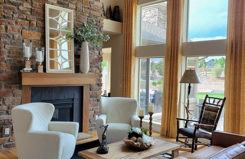 Flying Horse House | BEAUTIFUL PROPERTY.5 MIN FROM AIR FORCE. 5200 SQ FT. 5 BR. 5 BR. LG. Patio