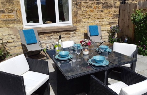 Berwick-upon-Tweed Cottage | Beautiful renovated Stone Cottage with enclosed Garden and Free Wifi.