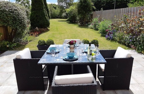 Berwick-upon-Tweed Cottage | Beautiful renovated Stone Cottage with enclosed Garden and Free Wifi.