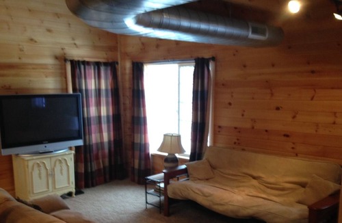 Baldwin Cottage | BEAUTIFUL RECENTLY CONSTRUCTED COTTAGE CLOSE TO BIG STAR! WE HAVE INTERNET!
