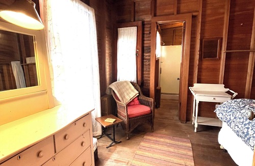 Roaring Brook Cottage | Beautiful Roaring Brook Cottage in Harbor Springs, MI with private beach access