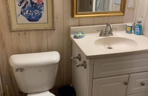 Boothbay Harbor Apartment | Beautiful Studio in downtown Boothbay Harbor