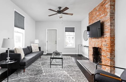 Kennedy King House | Beautiful Townhouse in Amazing Central Location