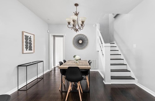 Kennedy King House | Beautiful Townhouse in Amazing Central Location