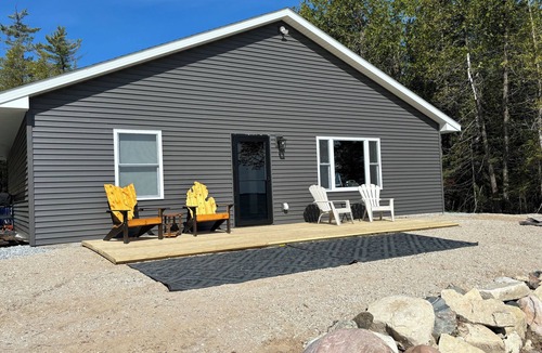 De Tour Village House | Beautiful, waterfront home located on the St Mary’s River, fisherman’s dream