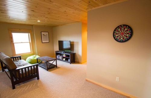 Bethel Ski Chalet | Beautifully maintained mountain chalet, 7 minutes from Bethel, 15 minutes to Sunday River