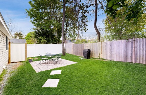 Orleans Cottage | Beautifully remodeled cottage near the beach with central AC, gas grill & lawn