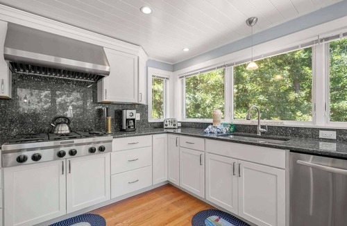 North Chatham House | Beautifully Renovated w/Access to Beach!