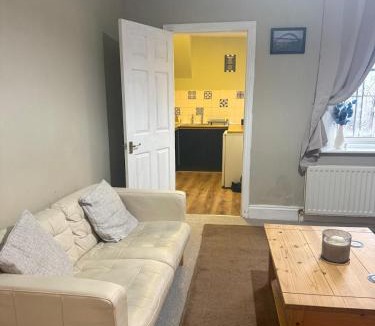 Heaton Apartment | Beautifully renovated 2 bedroom flat in Heaton