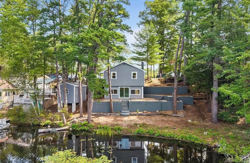 South Sanford House | Beautifully-Updated Lakefront House with Plenty of Outdoor Fun and Relaxation