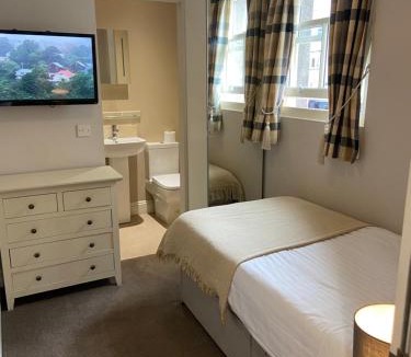 Wing Apartment | Beckside Apartment, Brampton Town Centre, Hadrians Wall - sleeps 3 cosy