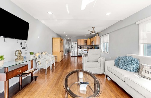 Salisbury Apartment | Bedroom Ocean Views | Steps to Beach | New Kitchen