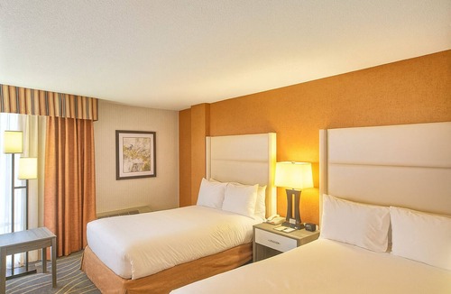 South Portland Hotel | Begin Your Portland Adventure from Our Family-Friendly, Central Hotel