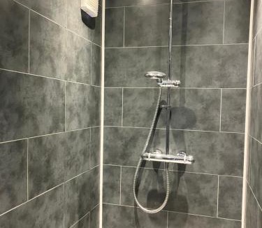 Haltwhistle House | Belford House Self Check-in Rooms & Apartments
