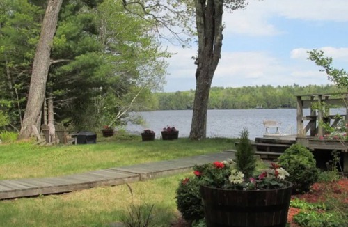 Oakland Cottage | Belgrade lakes waterfront on Messalonskee 4 bedroom cabin