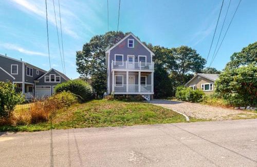 Teaticket House | Bella Luna