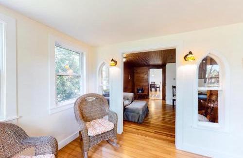 Northwest Harwich House | Belmont Beach Cottage