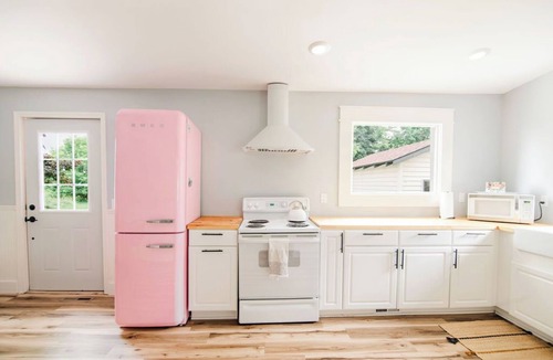 Boyne City House | Bernie's: Downtown: Walk to Lake and restaurants