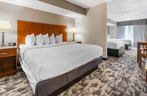 Wisconsin Dells Hotel | Best Western Ambassador Inn & Suites