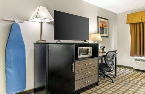 Grand Haven Hotel | Best Western Beacon Inn