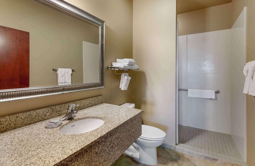 Sidney Hotel | Best Western Golden Prairie Inn & Suites