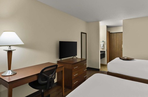 Hebron Hotel | Best Western Lakewood Inn