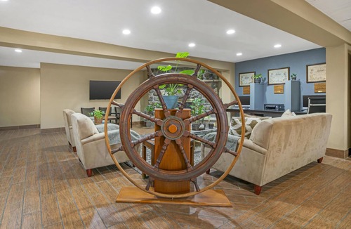 Sturgeon Bay Hotel | Best Western Maritime Inn