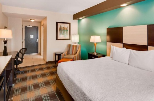 Clarksville Hotel | Best Western Plus Atrium Inn & Suites