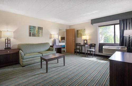 Woodhaven Hotel | Best Western Woodhaven Inn