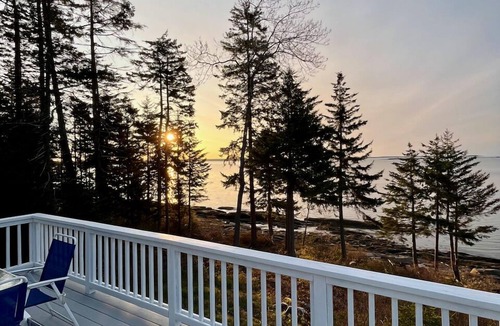 Orrs Island Cabin | Betty's Place - Cozy ocean front getaway, Relax, Reconnect and Recharge on the Maine Coast