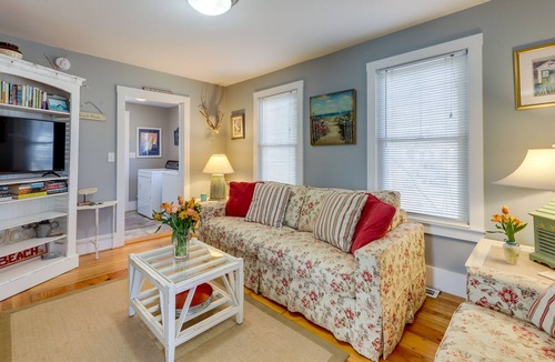 Biddeford Pool House | Biddeford Vacation Home Rental < 1 Mi to Beach!