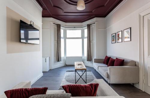 Sunderland House | Big and Comfortable Stays on Hawarden Sunderland
