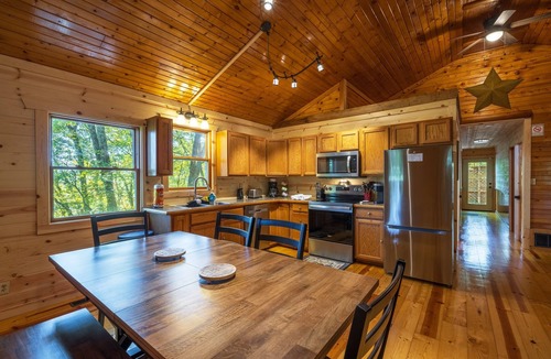 Rockbridge Cabin | Big Oak Cabin (Hocking Hills area)